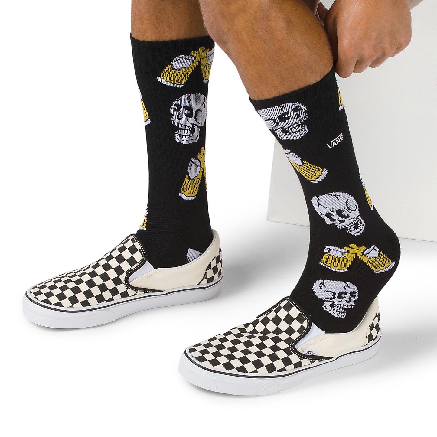 Vans Men's Crew Socks, (Beer Till Death) Black