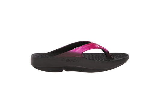 OOFOS Women's OOlala Sandal, Cosmic Pink/Black