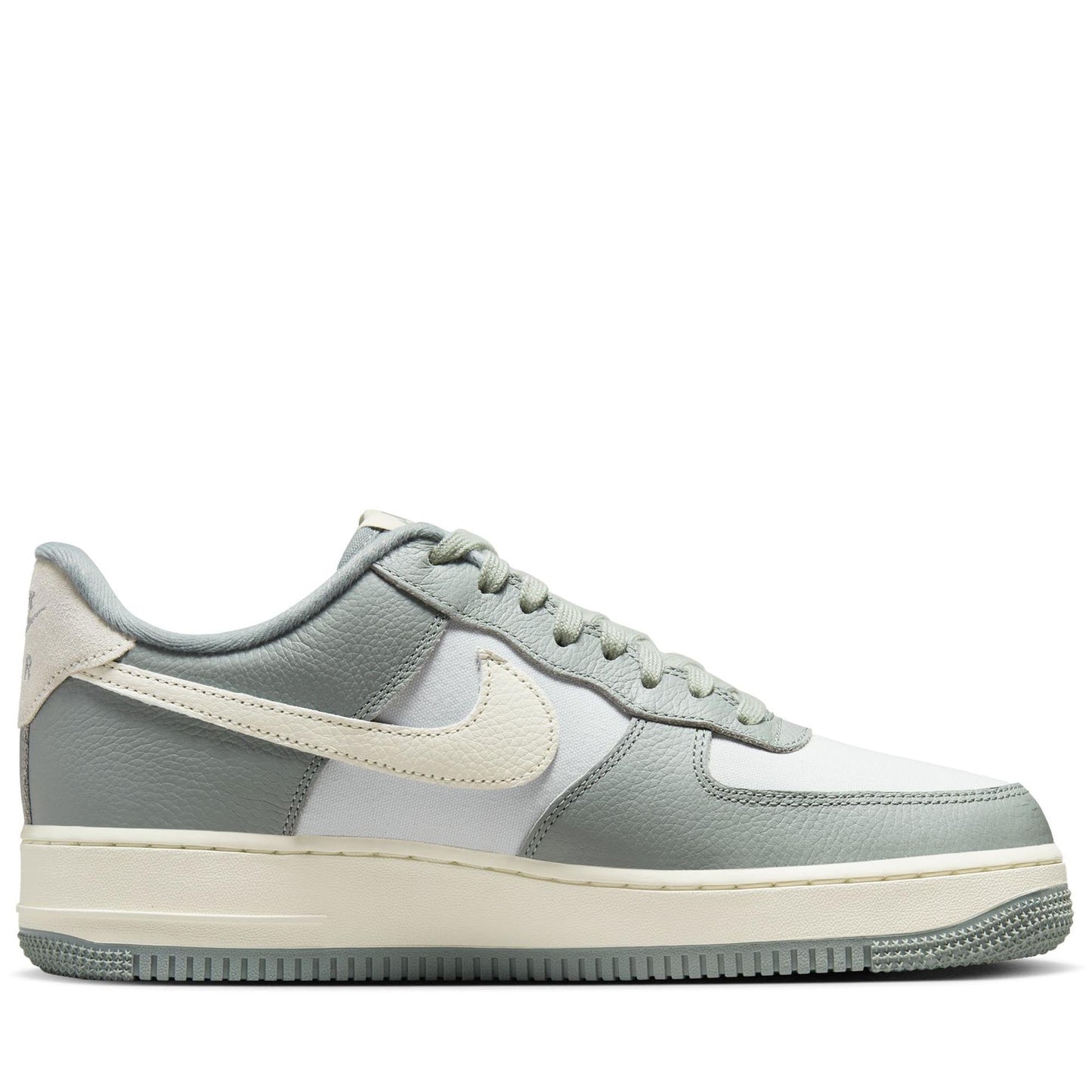 Nike Men's Air Force 1 Low '07 LX